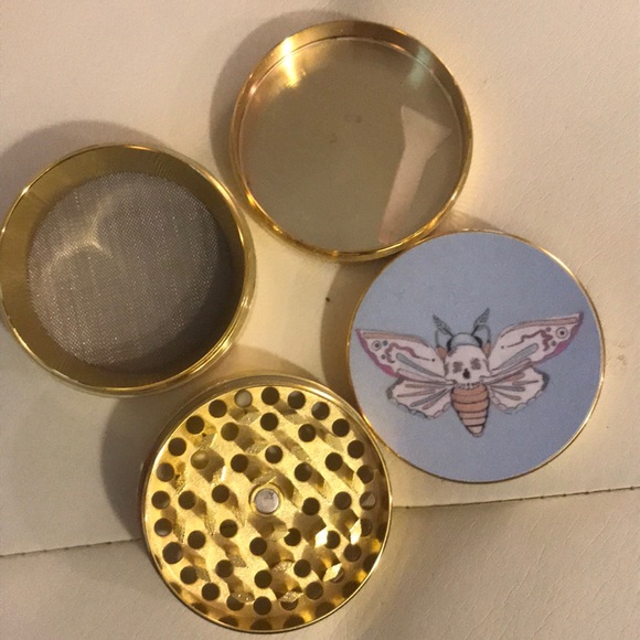 Moth Grinder 💎 - Picture 5 of 7